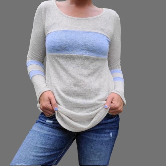 Color Block Tunic - Picture 2 of 7